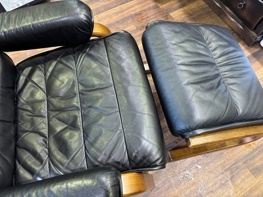 【バナナ苫小牧】富士ファニチャー FUJI FURNITURE リクライニングチェア オットマン付き 黒レザー 状態良好♪