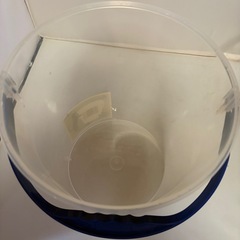 フリスキーの蓋付きバケツの画像