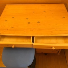 取引中学習机　椅子付きの画像