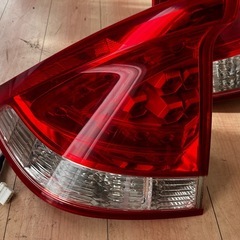 ze2インサイト テールランプの画像