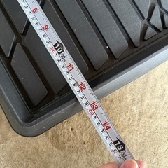 ラスト！売れなければ捨てます。　泥除けマット　セレナ　で使用していました。　カー用品　フロアマットの画像