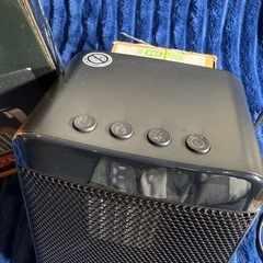 セラミックファンヒーター 黒 デジタル表示の画像