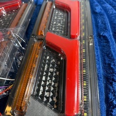 トラック　トレーラー用テールランプ　LEDテールライト 32.5X12.5の画像