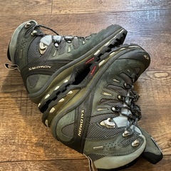 Salomon 登山靴の画像
