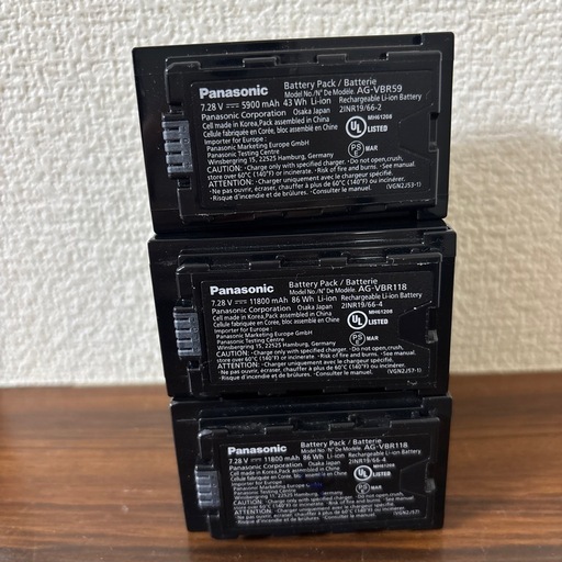 Panasonic AG-VBR118G バッテリーパック 2本セット　充電器