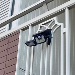 センサーライト（ソーラー充電）新品未開封の画像