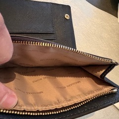 🌸マイケルコース 二つ折り財布 花柄🌸の画像