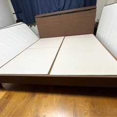新品に近い！ニトリ✴︎クイーンベッドの画像