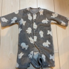 【受け渡し決定】60-70センチ　フリースロンパースの画像