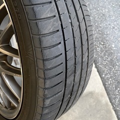 タイヤ付きホイールの画像