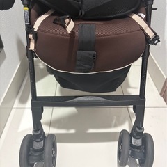 combiベビーカーの画像