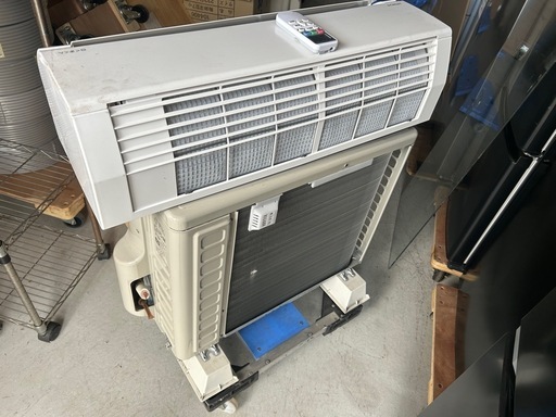 HITACHI 6畳用　2.2kwエアコン　RAS-AJ22R(W) 2024年製