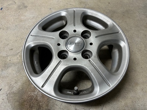 軽トラック、軽箱貨物自動車のアルミホイール PCD100 3本セット。