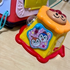3つ　赤ちゃん玩具　おもちゃ　やりたい放題　8ヶ月から　　アンパンマン　型落とし　の画像