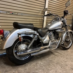 スズキ　イントルーダー250LC 配送可能　支払いは現金or振り込みも可能の画像