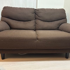 差し上げます！カバー付きニトリ2人掛けソファーの画像