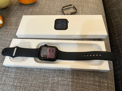 Apple Watch 44mm ブラック 本体とケース付き se3