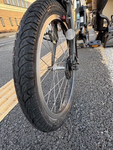 中古20㌅YAMAHA電動アシスト自転車　8.7Ah 大阪　020