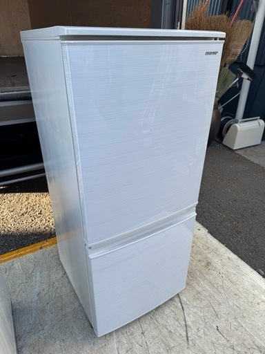 Sharp 137L 冷蔵庫 単身用