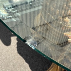 ガラステーブルの画像