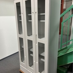 ニトリ　ガラス扉　マルチキャビネット　食器棚　ホワイトの画像