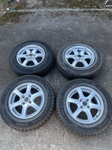 ダンロップ　スタッドレスタイヤ　フリード等　中古　美品