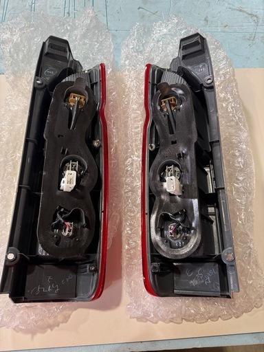 ハイエース　3型　新車外し　純正　テールランプ