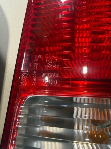 ハイエース　3型　新車外し　純正　テールランプ