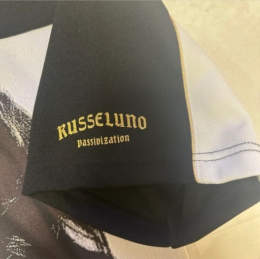 Russeluno（ラッセルノ） の「LEGENDS JQ BOX HIGHNECK TEE」