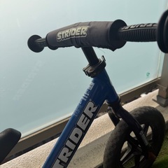 STRIDER ストライダー スポーツモデル ブルー ランニングバイクの画像
