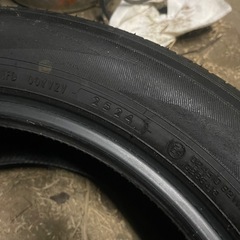 デリカD5純正タイヤの画像