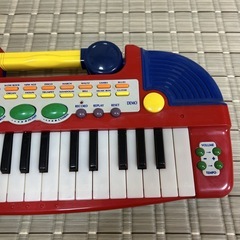 電子ピアノ　ピアノ　おもちゃ　光る　動作確認済みの画像