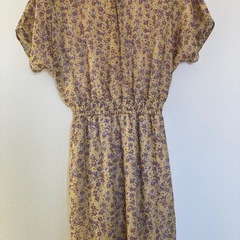 ITS' DEMO(イッツデモ)小花柄ワンピースの画像