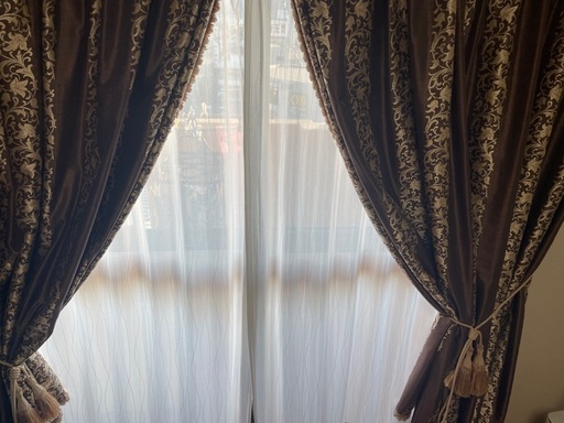 オーダーメイド品 花柄刺繍厚手カーテン ブラウンとアイボリーレース オーダーメイド花柄刺繍厚手カーテンとレースカーテン（ブラウン色