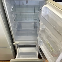 【軽トラ無料貸し出し】　取れに来れる方限定 SHARP 2ドア冷蔵庫の画像