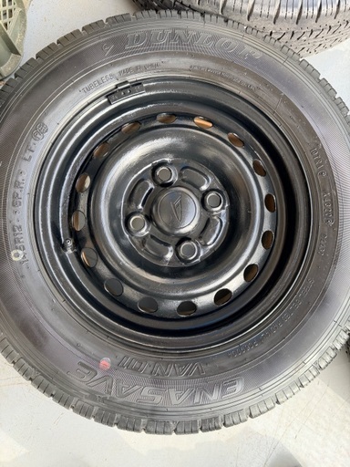 軽トラ　ハイゼット　タイヤホイール　145R12 ナット付き