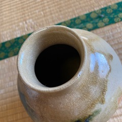 壺　深緑、薄オレンジ、黄土色の画像