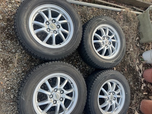 トヨタ　プリウスα純正ホイール　4本セット　トヨタ純正ナット付き　