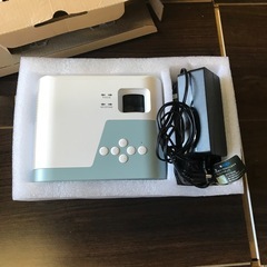 200×150cmの大型スクリーン！プロジェクターもセットで⭕️の画像