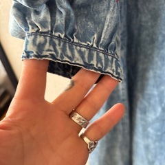 デニム素材に刺繍入ワンピースの画像