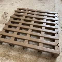 ⭐︎プラスチックすのこ パレット 16枚セット⭐︎の画像