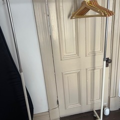 ハンガーラックの画像