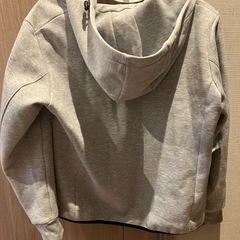 メンズMサイズパーカーの画像