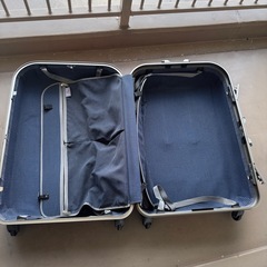 CROWN スーツケースの画像