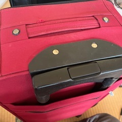 キャリーケース 赤（訳あり・車輪不良） の画像