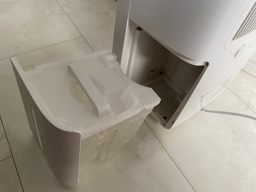 シャープ　除湿機　2022年式
