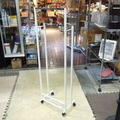 店舗什器 ネクタイ/ベルト/傘他 キャスター付きラック 2段スチール什器 ハンガーラック 札幌市東区 新道東店の画像