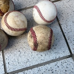 硬式ボール　硬式野球ボール6個セット　シミ汚れあり  練習球 硬式ボール 硬球の画像