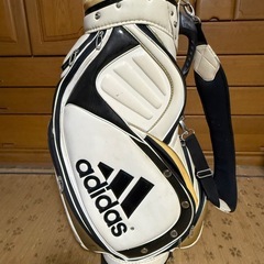 adidasキャディバックの画像