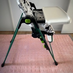 キッズ椅子（テーブル付き、高さ変更出来ます）の画像